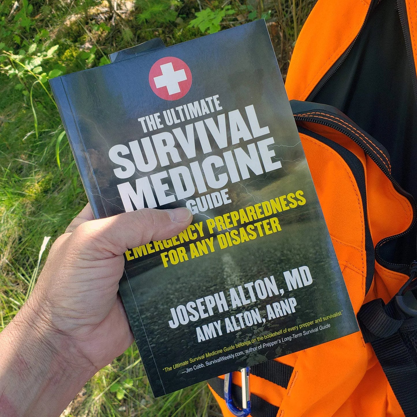 The Ultimate Survival Medicine Guide: Emergency Preparedness for Any Disaster, (Paperback)